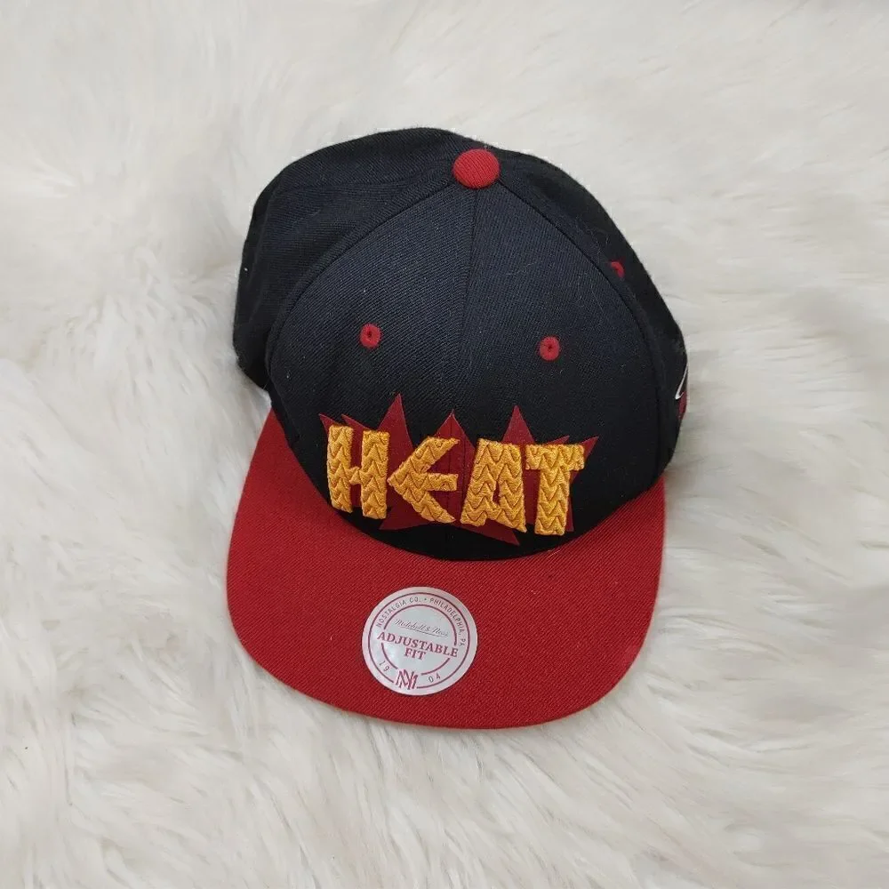 Mitchell & Ness Adjustable Fit NBA DYNAMITE SNAPBACK CUR HEAT